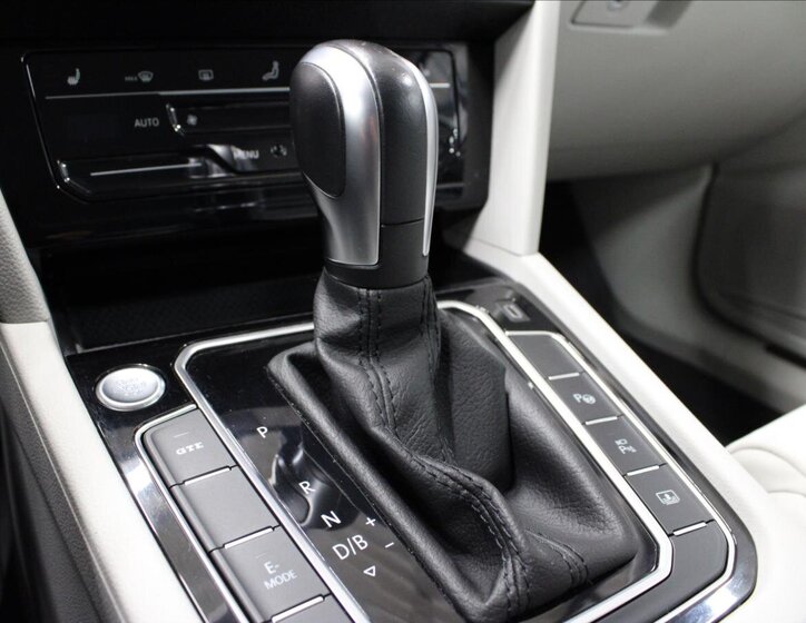 Volkswagen Passat Sedan 1,4 l 115 kw