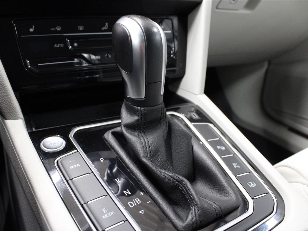 Volkswagen Passat Sedan 1,4 l 115 kw