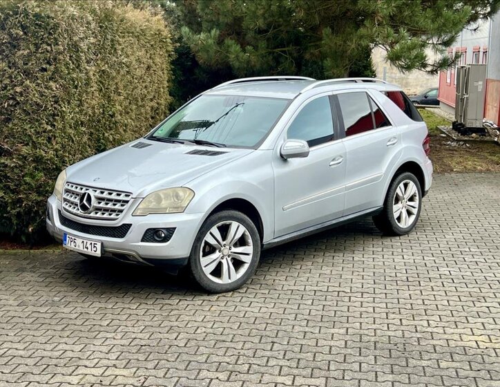 Mercedes-Benz Třídy M SUV 3,0 l 165 kw