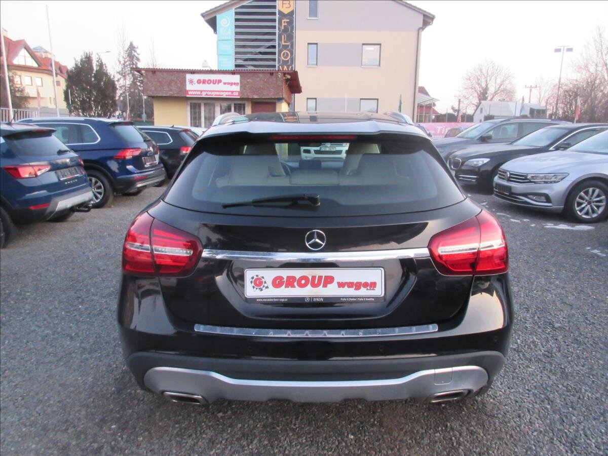 Mercedes-Benz GLA SUV / Terénní 1,6 l 115 kw