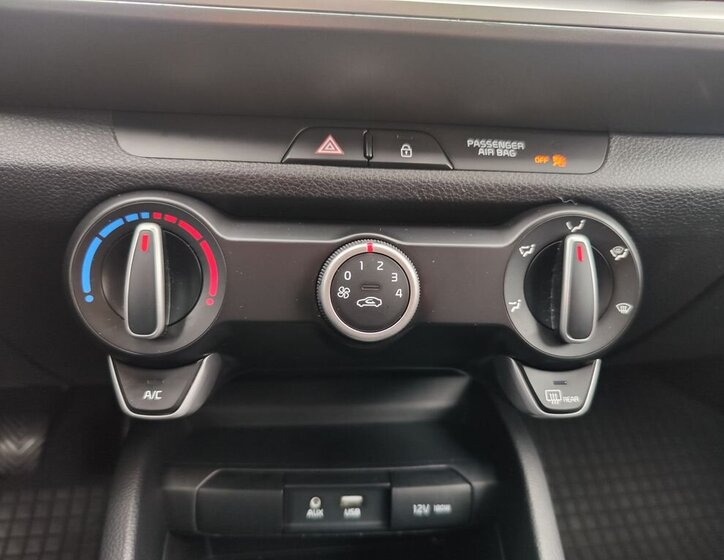 KIA Stonic Hatchback 1,2 l 62 kw