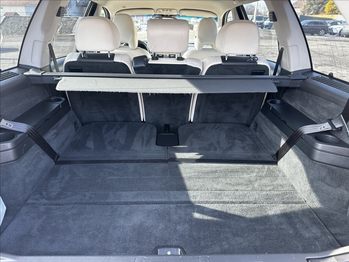 Volvo XC90 SUV / Terénní 2,4 l 136 kw