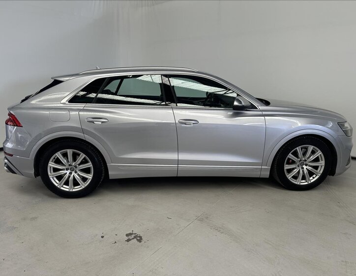 Audi SQ8 SUV 4,0 l 373 kw