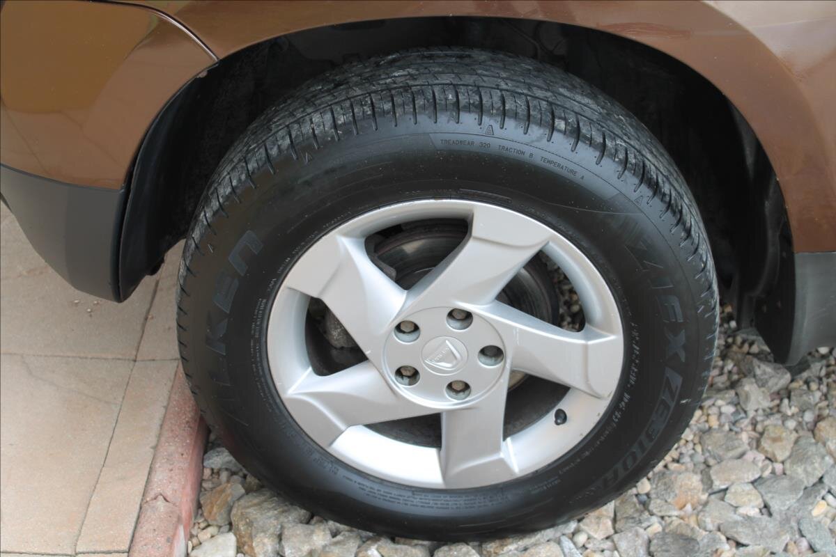 Dacia Duster SUV / Terénní 1,6 l 77 kw