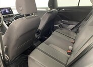 Volkswagen T-Roc 6