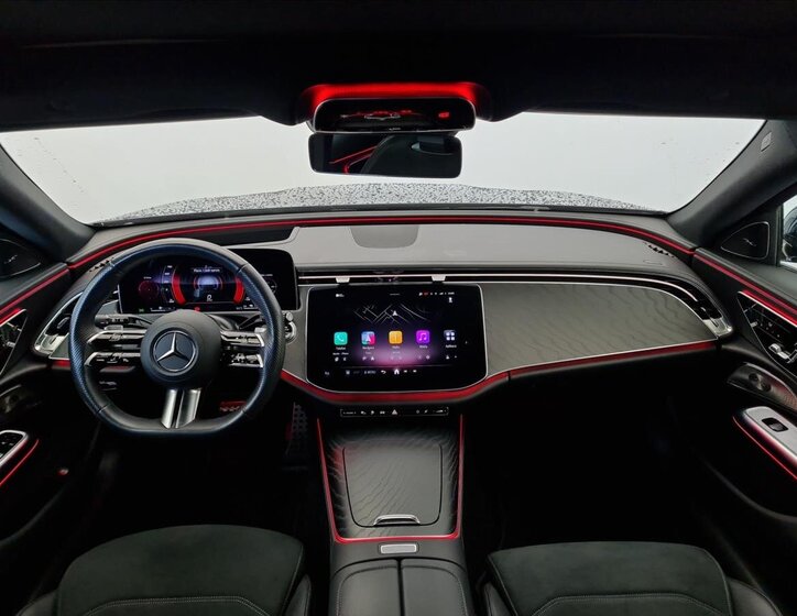 Mercedes-Benz Třídy E 12