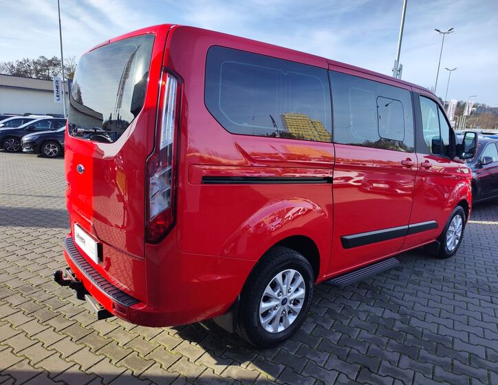 Ford Tourneo Custom 5
