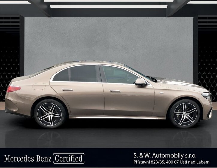 Mercedes-Benz Třídy E Sedan / Limuzína 2,0 l 290 kw