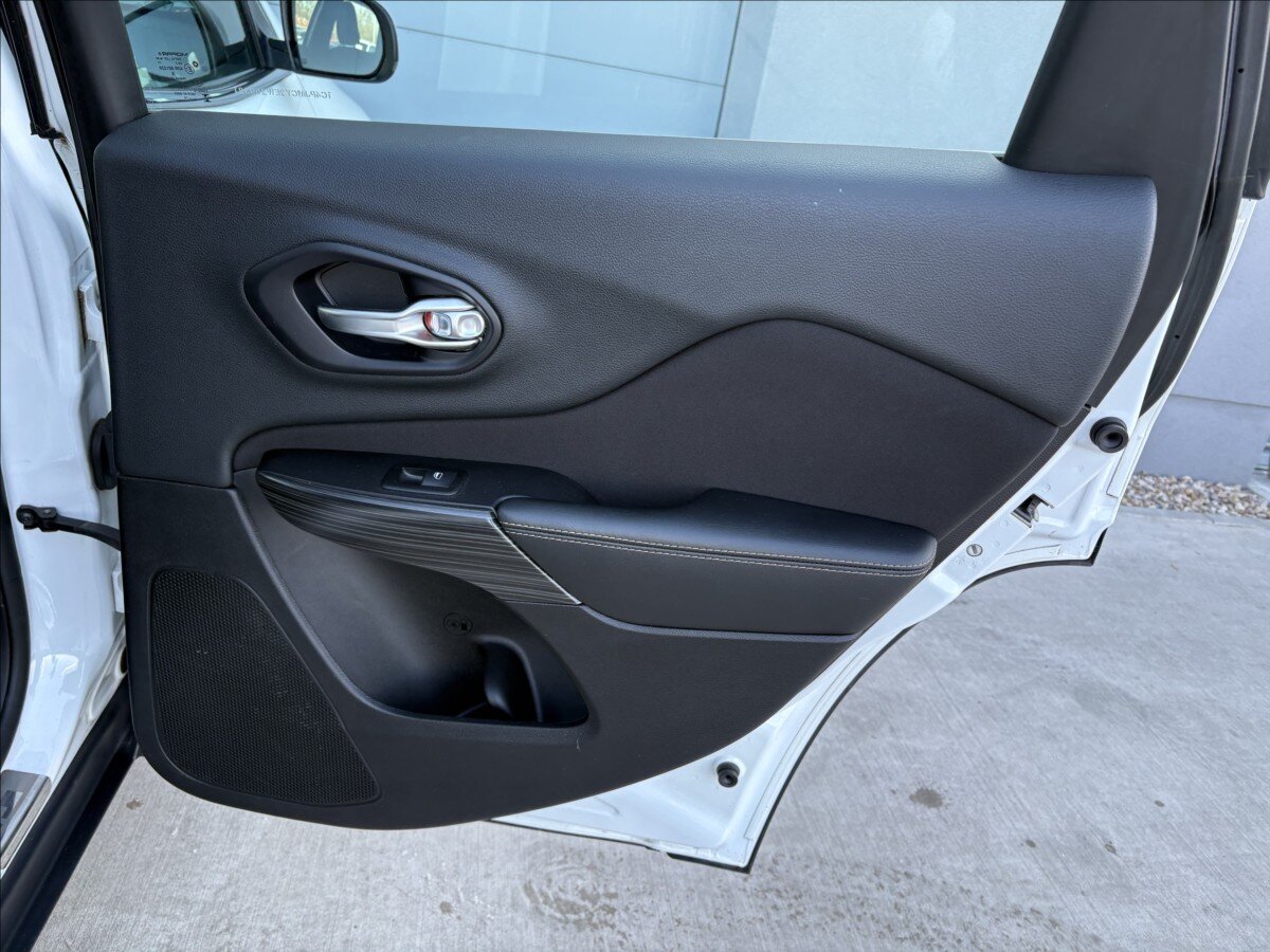 Jeep Cherokee SUV 2,0 l 103 kw