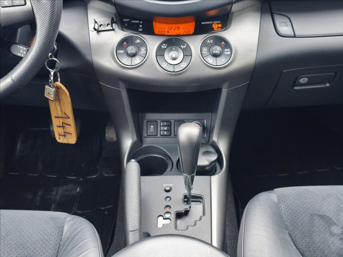 Toyota RAV4 Kombi 2,0 l 116 kw