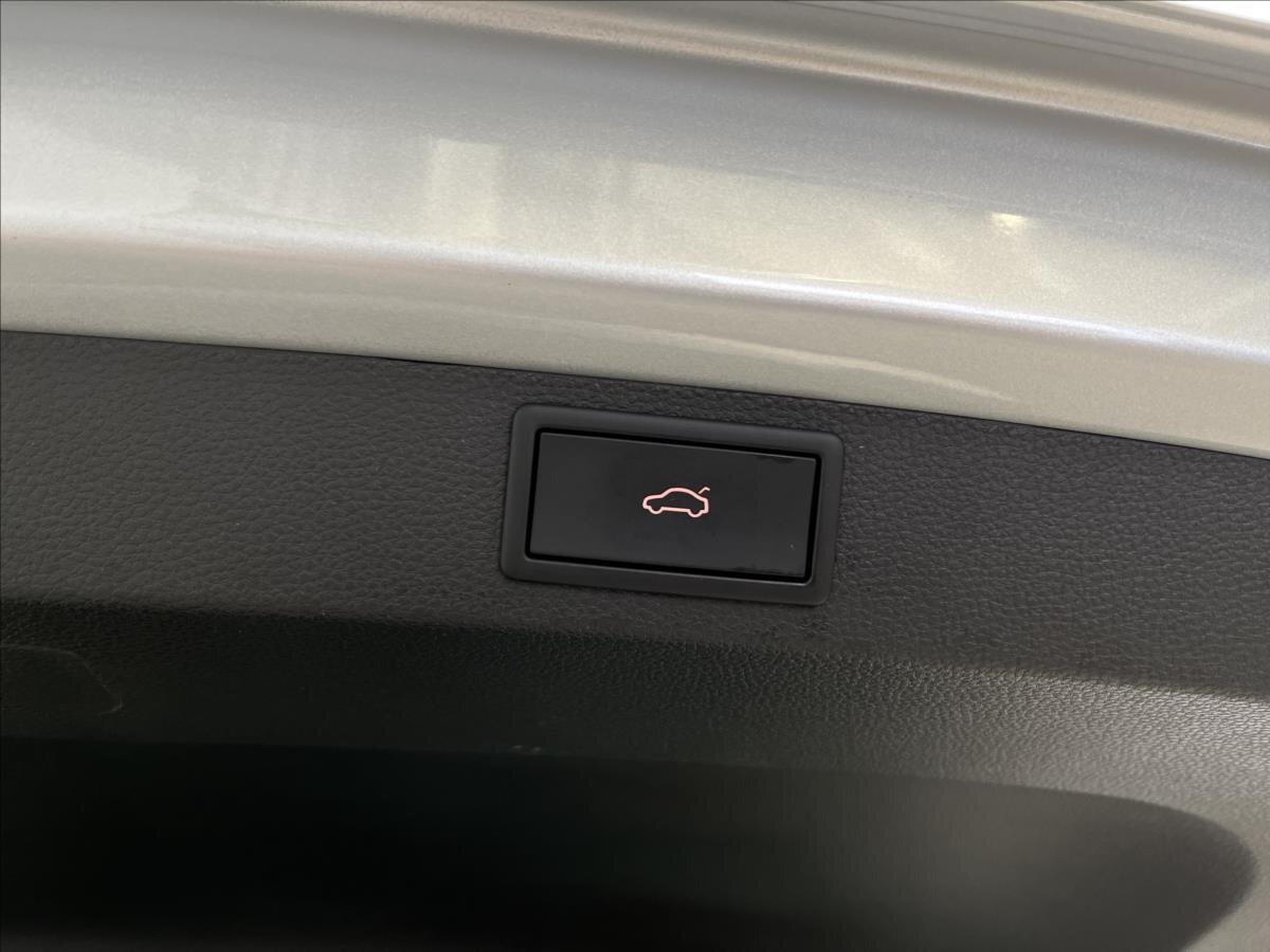 Škoda Karoq SUV 1,5 l 110 kw