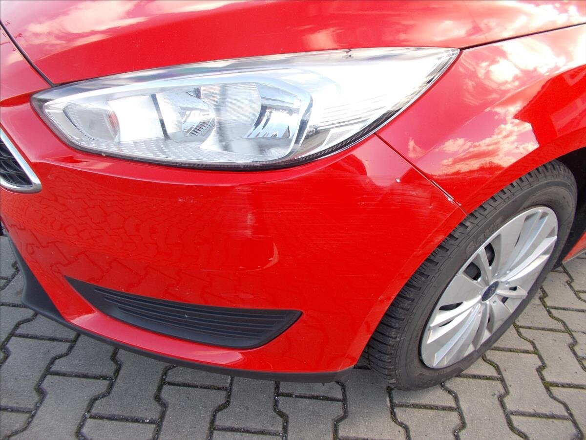 Ford Focus Kombi 999,0 74 kw