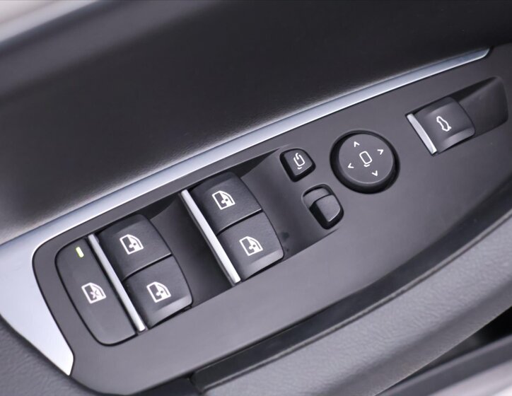 BMW X3 SUV / Terénní 2,0 l 140 kw