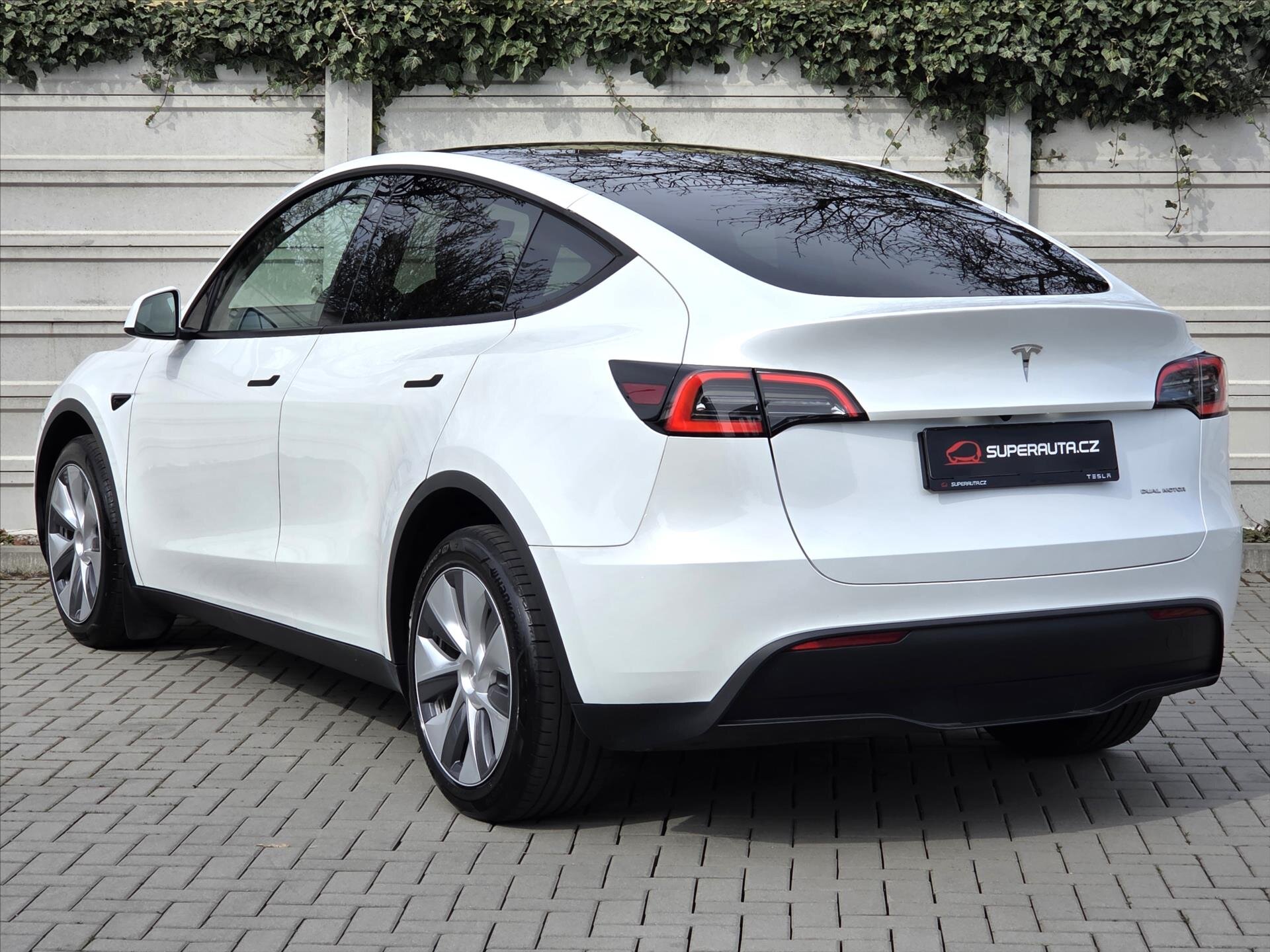 Tesla Model Y SUV / Terénní 0,0 378 kw