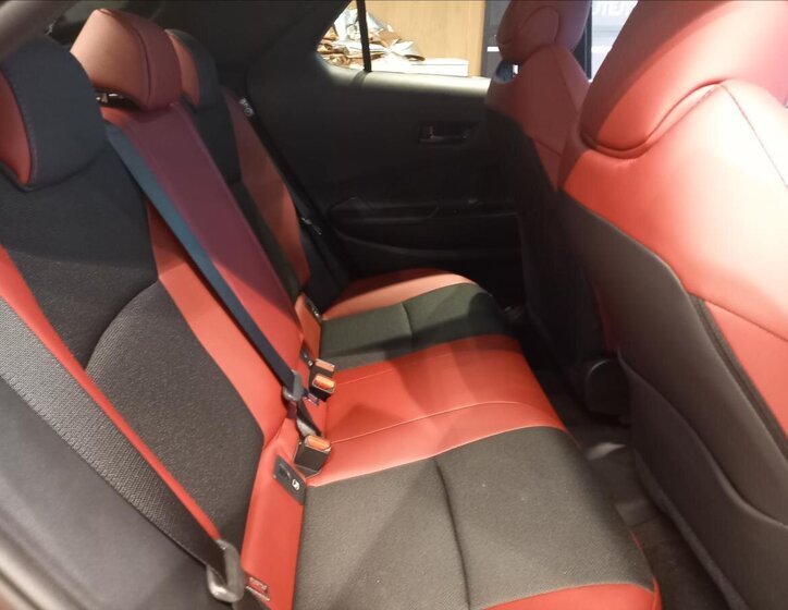 Toyota C-HR Hatchback 2,0 l 112 kw