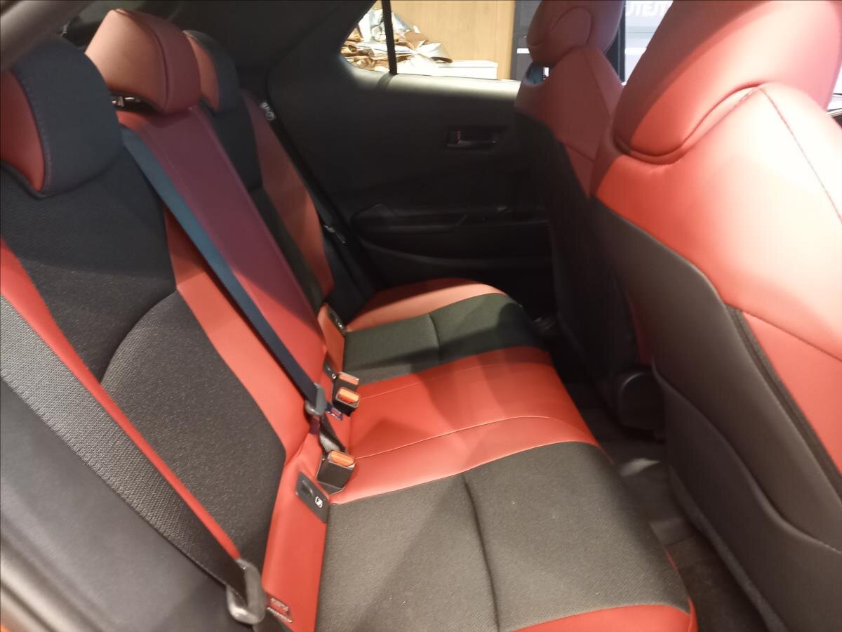 Toyota C-HR Hatchback 2,0 l 112 kw