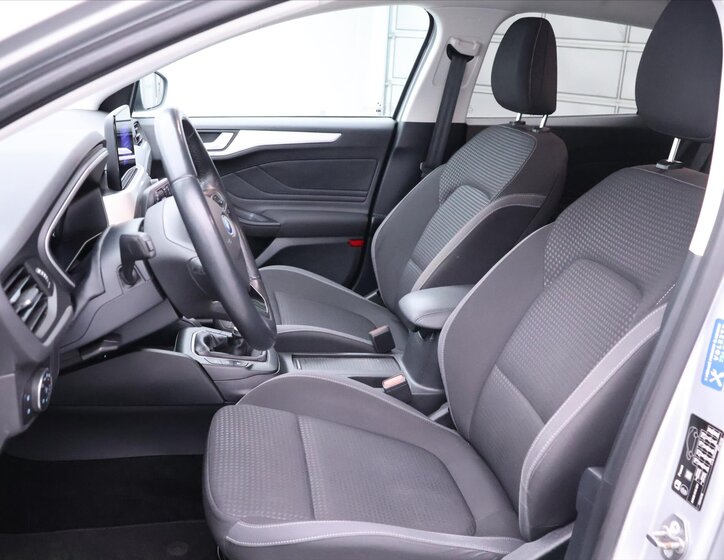 Ford Focus Kombi 999,0 92 kw