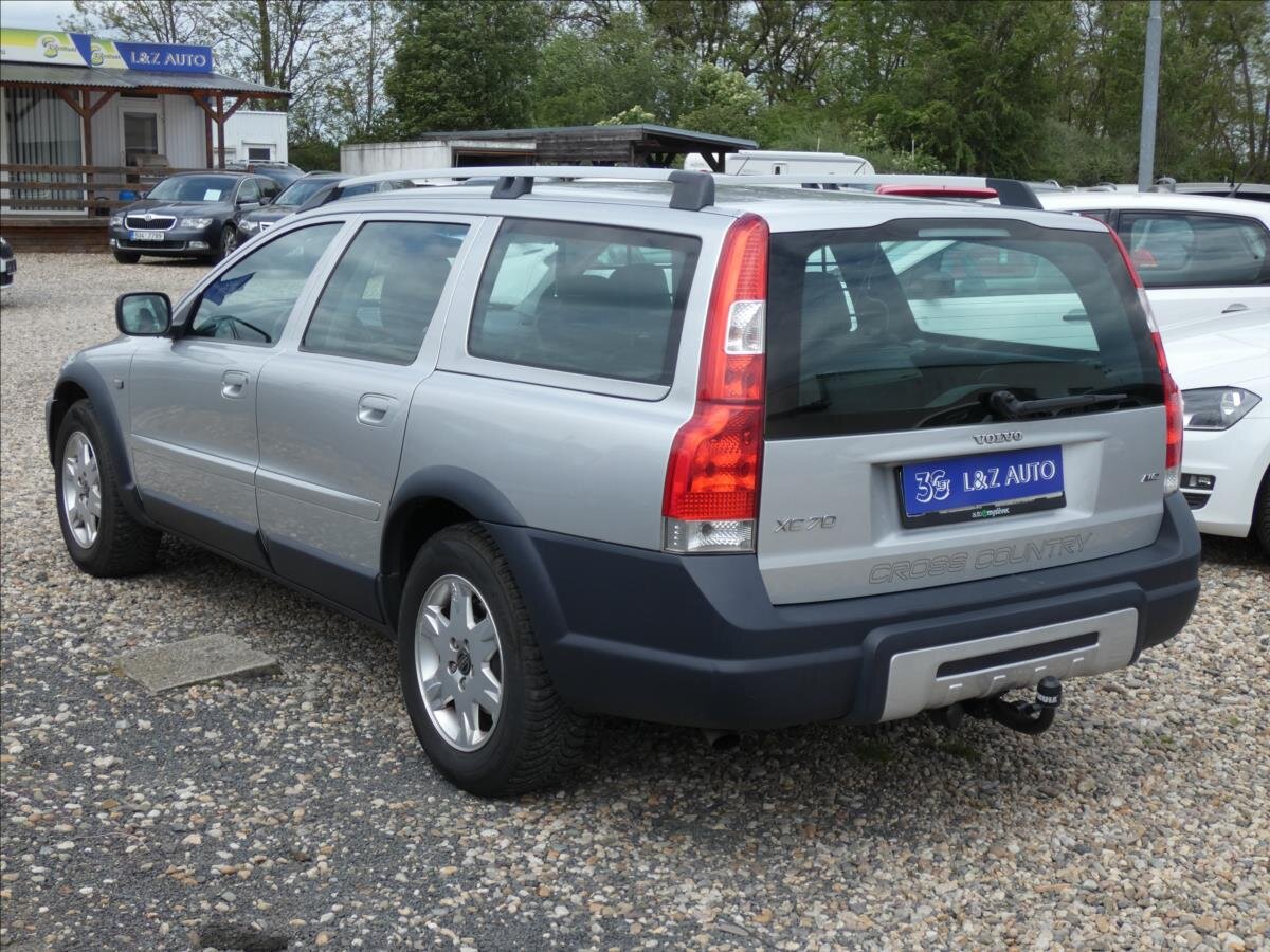 Volvo XC70 Kombi 2,4 l 136 kw