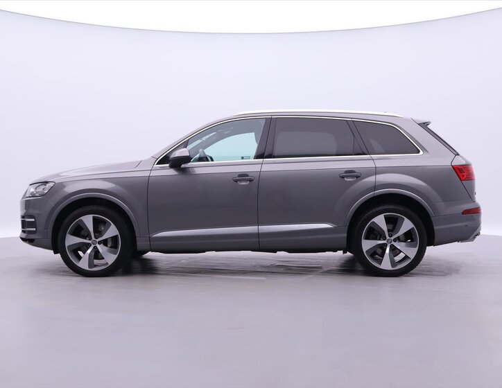 Audi Q7 4