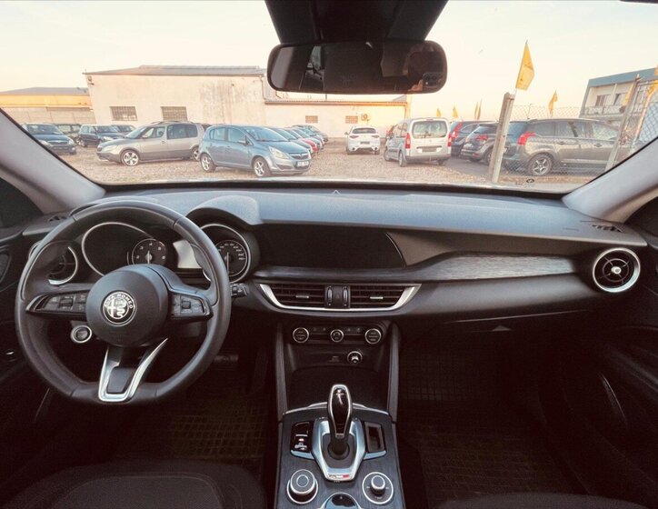 Alfa Romeo Stelvio SUV / Terénní 2,1 l 118 kw