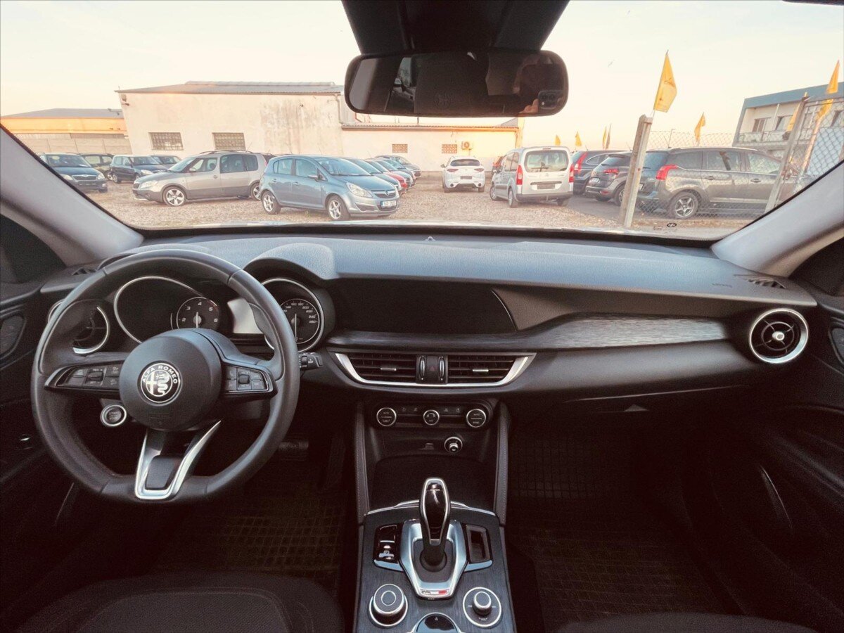 Alfa Romeo Stelvio SUV / Terénní 2,1 l 118 kw