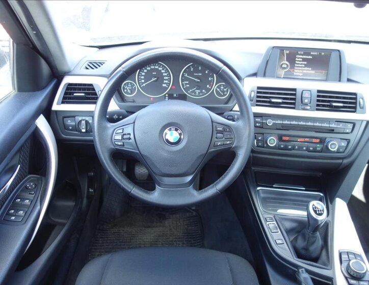 BMW Řada 3 Sedan / Limuzína 2,0 l 105 kw