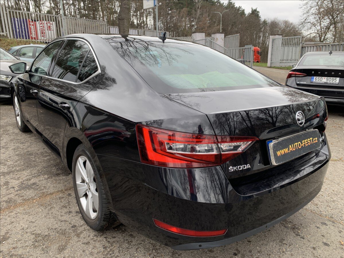 Škoda Superb Sedan / Limuzína 1,5 l 110 kw