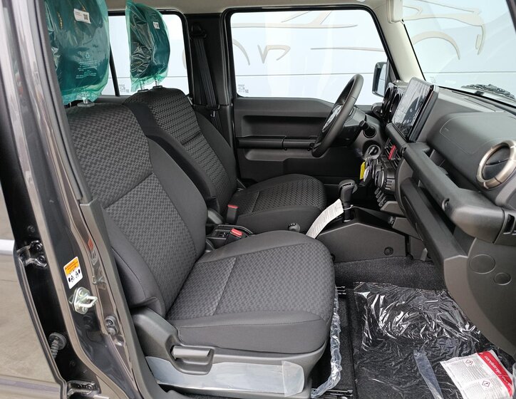 Suzuki Jimny SUV 1,5 l 75 kw