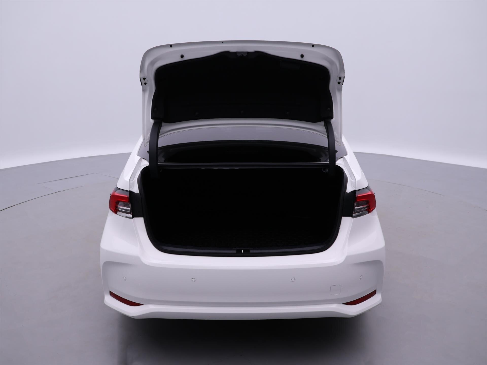 Toyota Corolla Sedan / Limuzína 1,5 l 92 kw