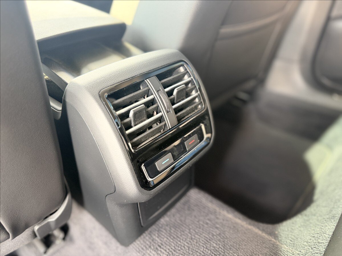 Volkswagen Passat Sedan / Limuzína 2,0 l 110 kw