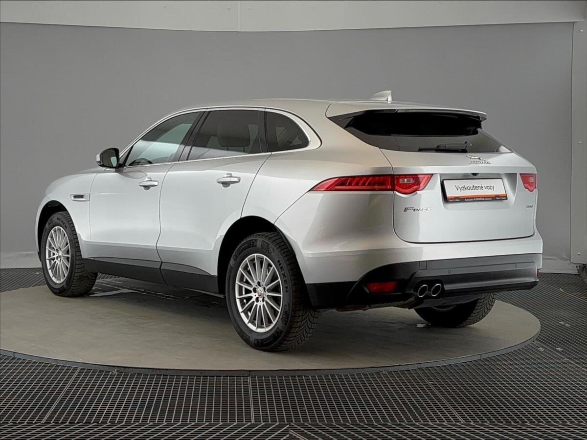 Jaguar F-Pace SUV / Terénní 2,0 l 132 kw