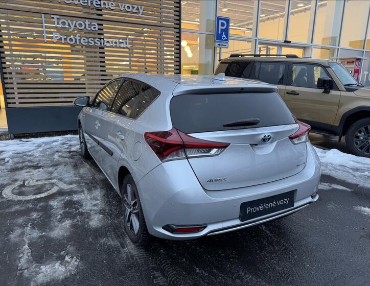 Toyota Auris Hatchback 1,8 l 73 kw