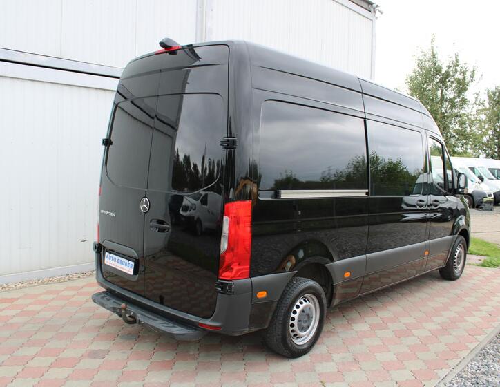 Mercedes-Benz Sprinter 4