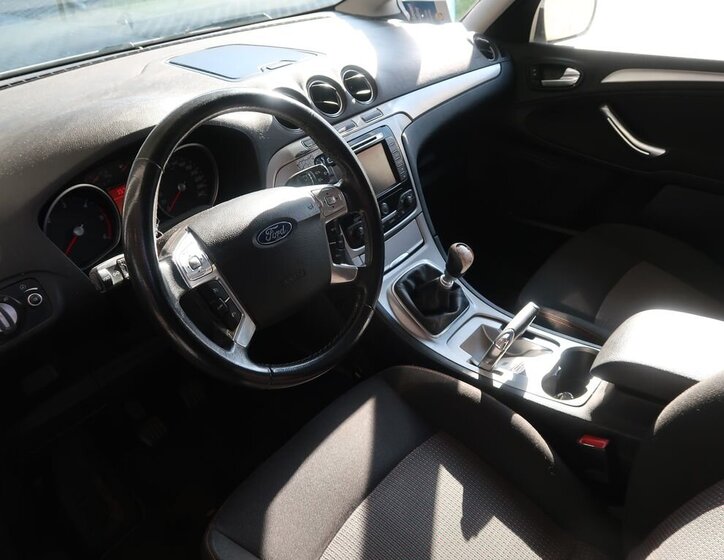 Ford Galaxy MPV 2,0 l 103 kw