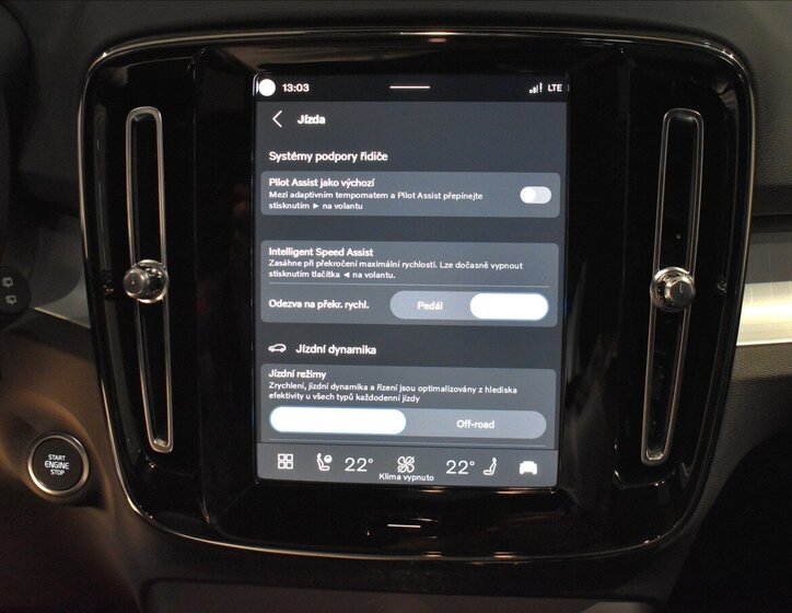 Volvo XC40 SUV / Terénní 2,0 l 145 kw