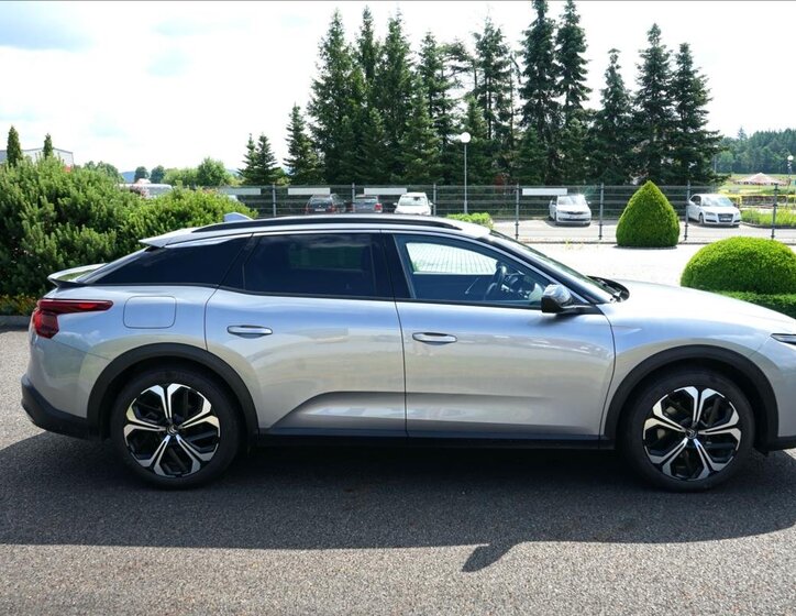 Citroën C5 X Hatchback 1,6 l 133 kw