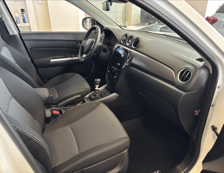 Suzuki Vitara SUV / Terénní 1,4 l 81 kw