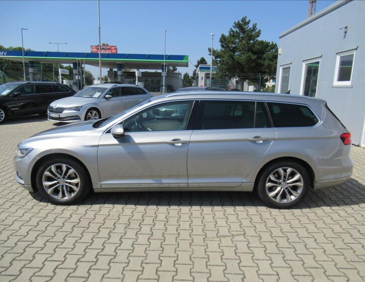 Volkswagen Passat 2