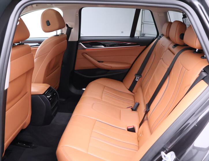 BMW Řada 5 16