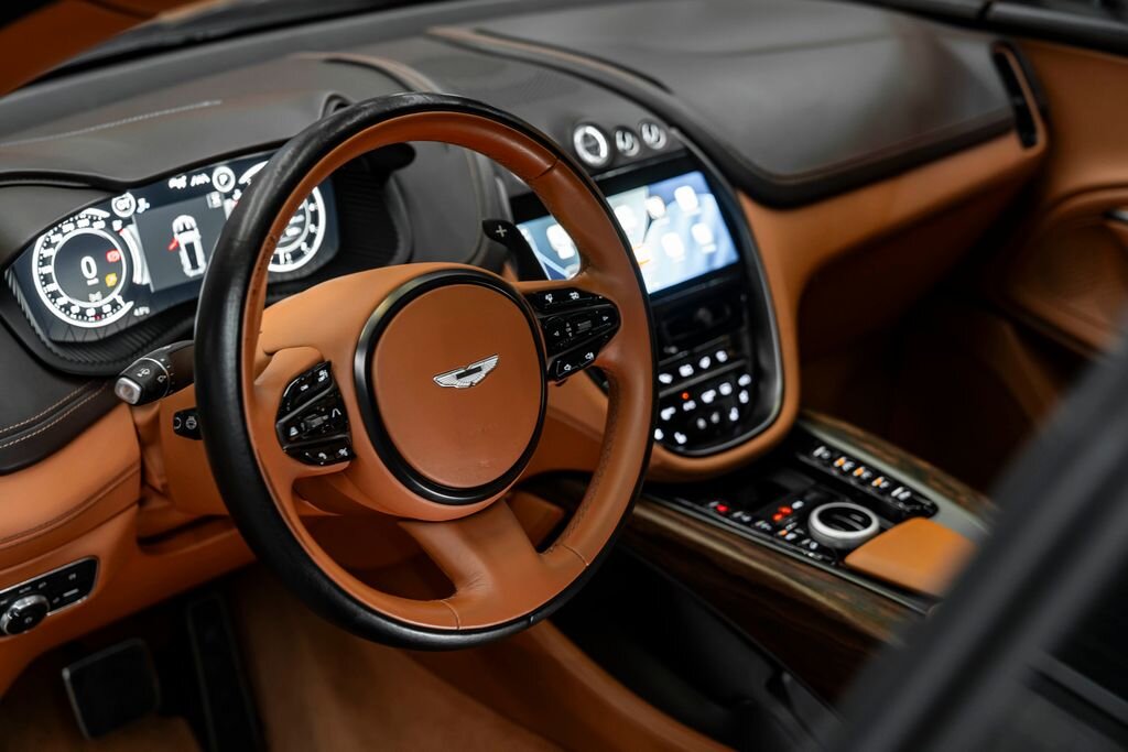 Aston Martin Ostatní SUV 4,0 l 405 kw