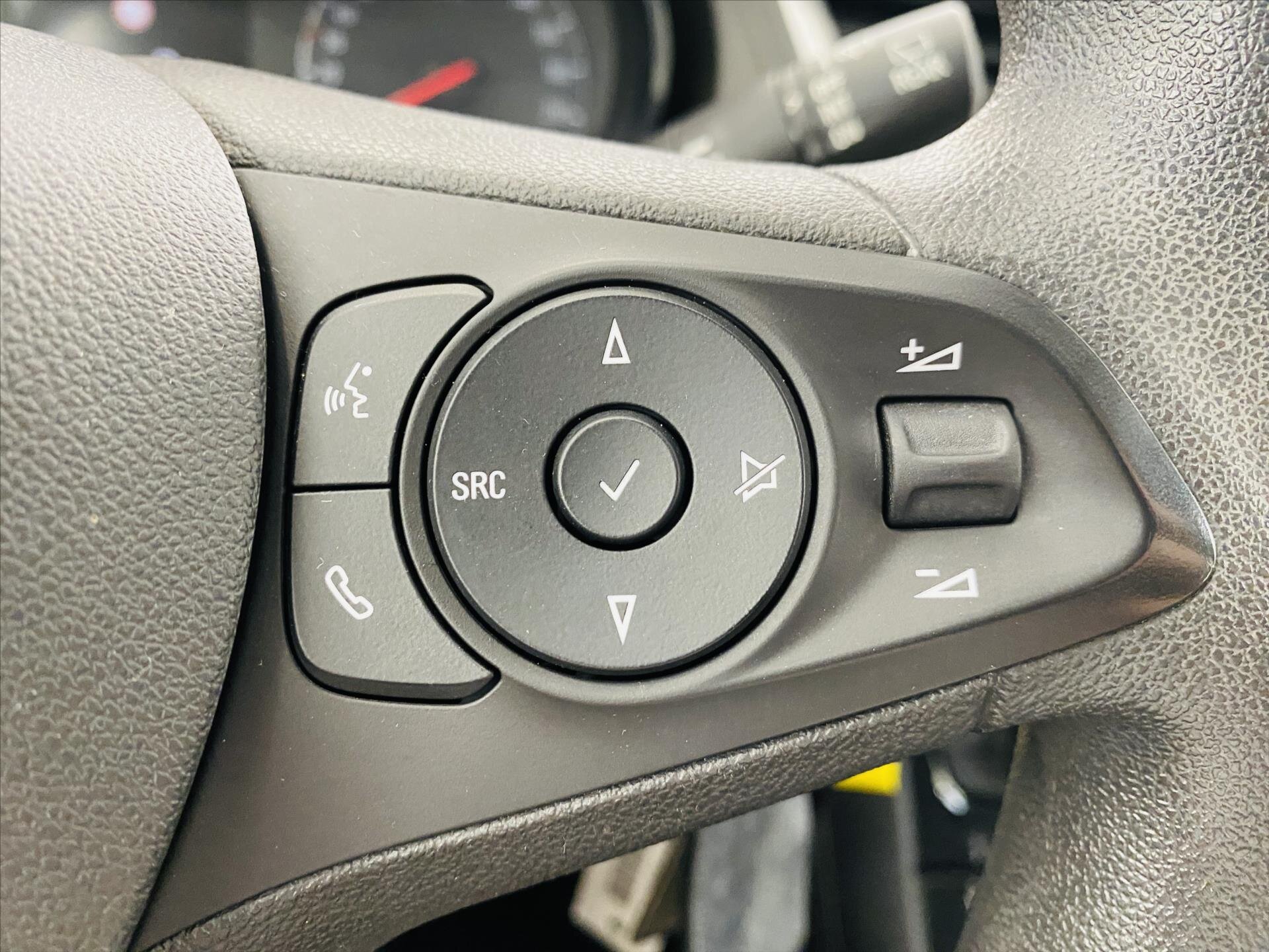 Opel Grandland X SUV 1,2 l 96 kw