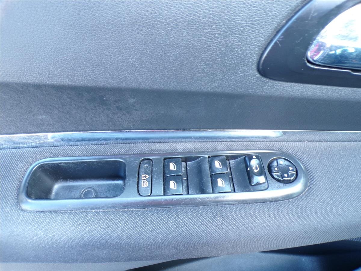 Peugeot 5008 Kombi 1,6 l 115 kw