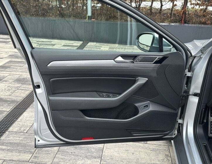 Volkswagen Passat Kombi 2,0 l 140 kw