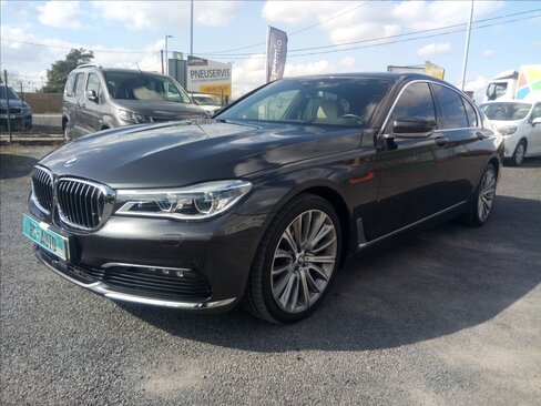 BMW Řada 7 Sedan / Limuzína 3,0 l 235 kw