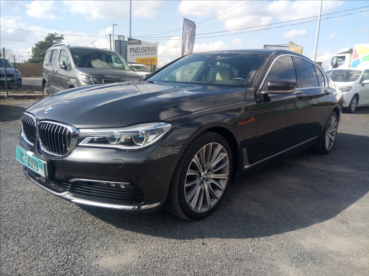 BMW Řada 7 Sedan / Limuzína 3,0 l 235 kw