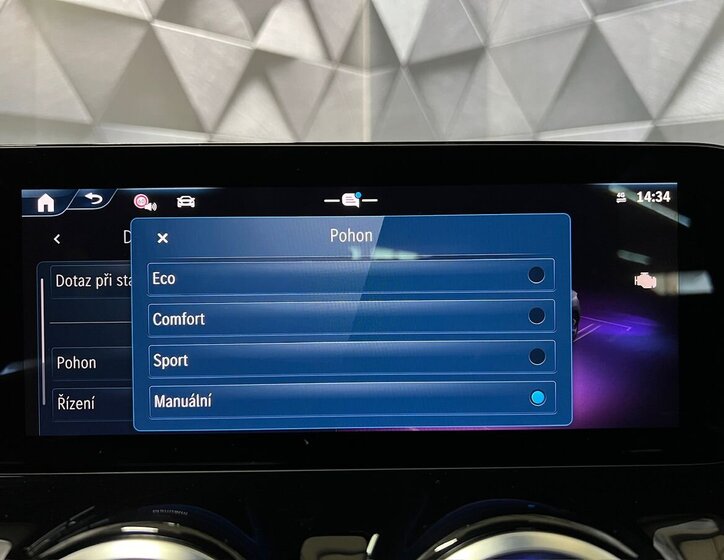 Mercedes-Benz GLA 24