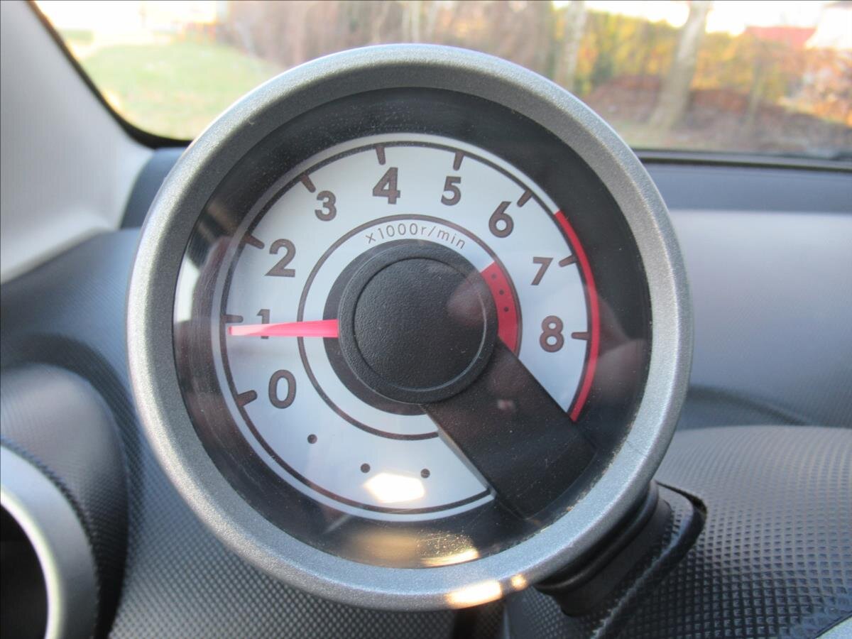 Peugeot 107 Hatchback 998,0 50 kw