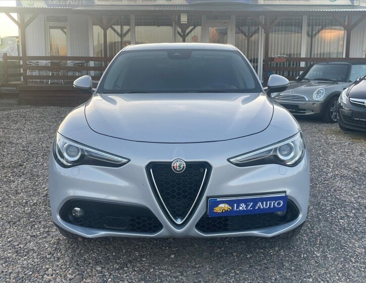 Alfa Romeo Stelvio SUV / Terénní 2,1 l 118 kw