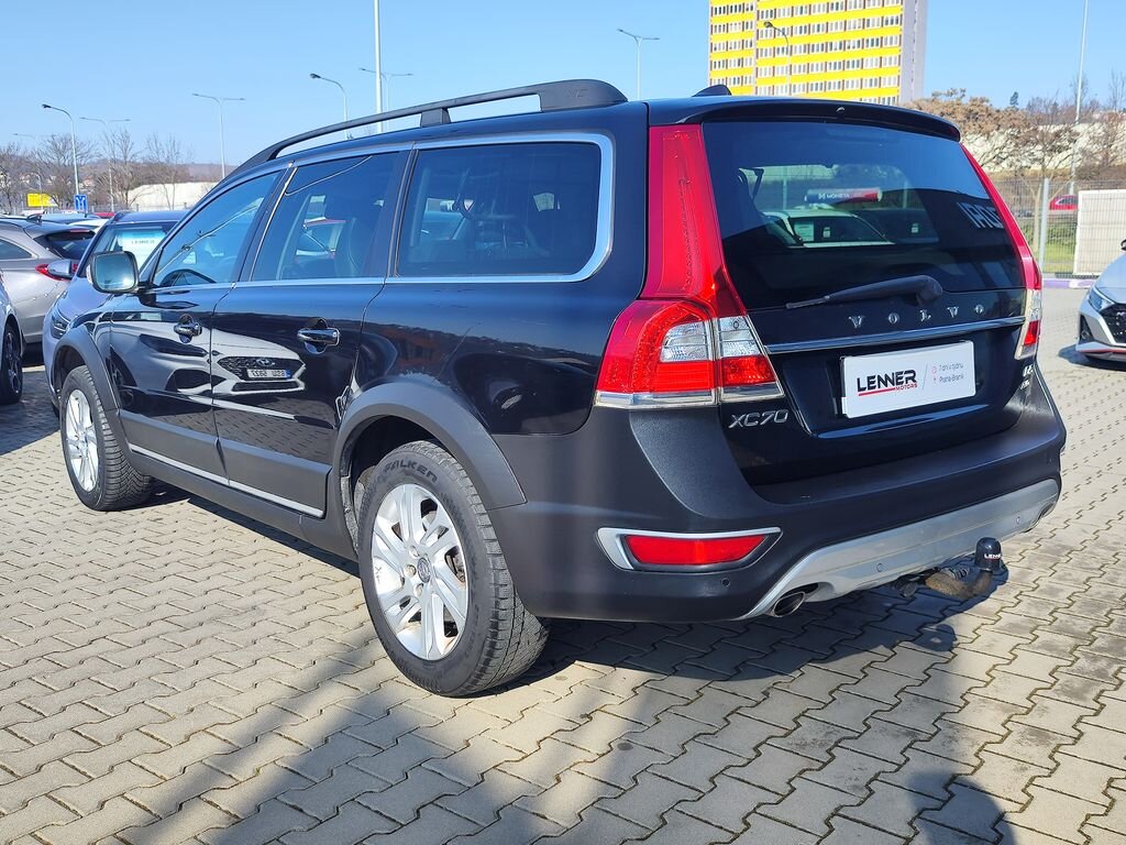 Volvo XC70 Kombi 2,4 l 158 kw