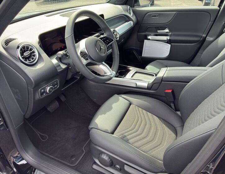 Mercedes-Benz EQB 15